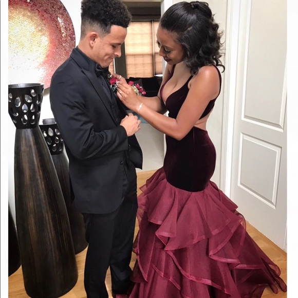 Alyce Paris evening gown - Picture 2 of 5